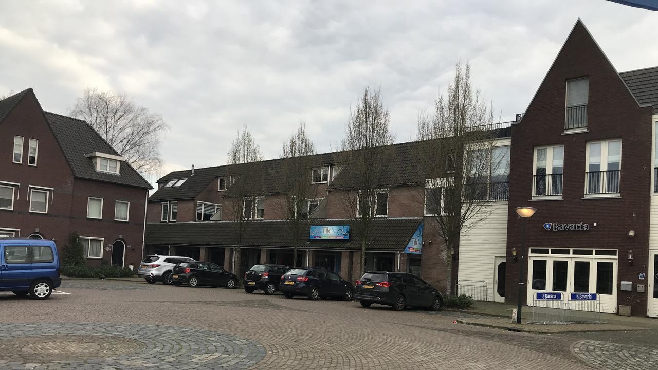 Oude situatie met de winkelplint met dichte overkapping